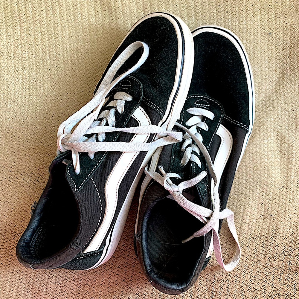Womens Vans sneakers!!